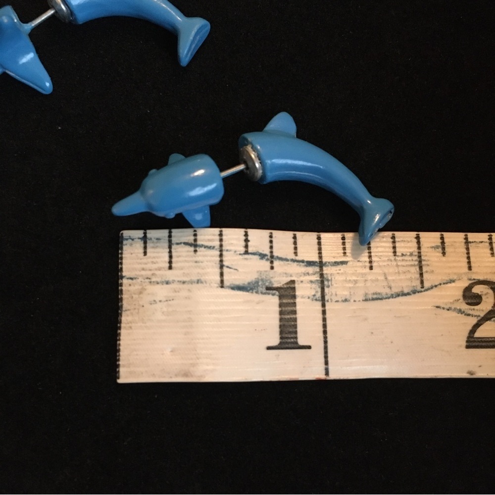 Jewelry - VINTAGE Blue Dolphin Earrings - Picture 8 of 9